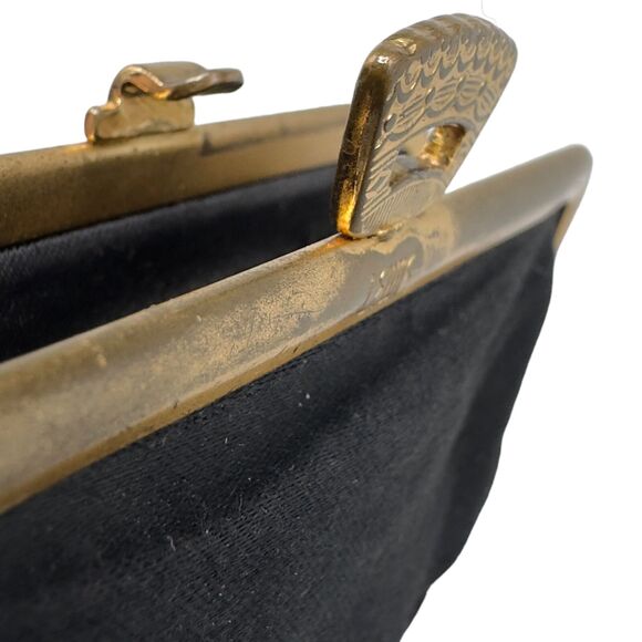 Lewis Black Fabric Clutch Purse Metal Frame Kiss Lock Closure Womens USA‎ Made - Picture 3 of 10